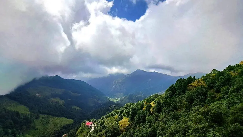 Himalayan mountain scenery near Himalayan Forest Camp, Gular, Uttarakhand, India